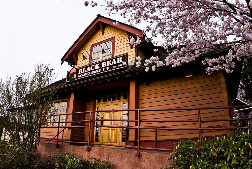 Local pub | North Vancouver, BC | The Black Bear Neighbourhood Pub